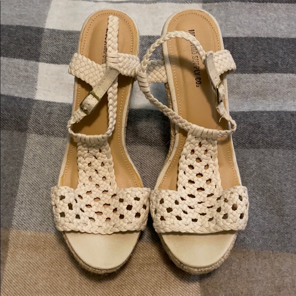 Wedge white